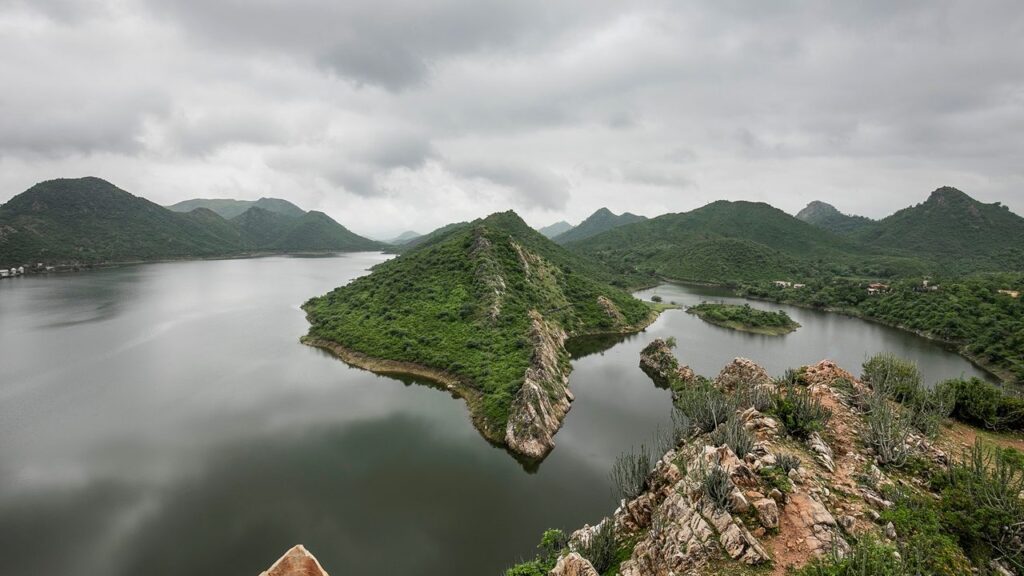 dudh talai lake udaipur rajasthan 1 atttr hero